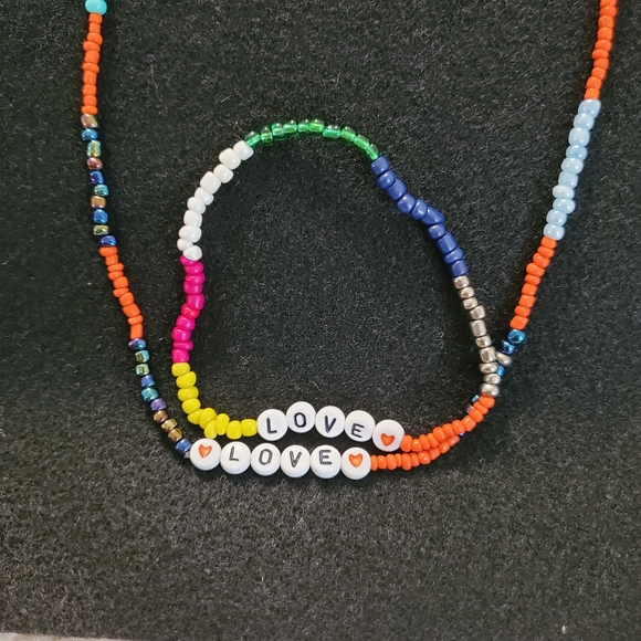 MULTI-COLORED BEADED FUN NECKLACE SET WITH WORDS LOVE - Picture 2 of 11